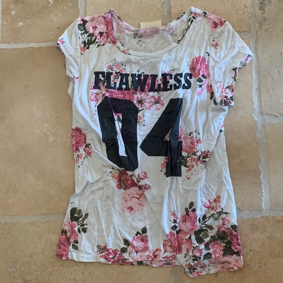 A cute top in the brand enough about me… - Picture 1 of 2